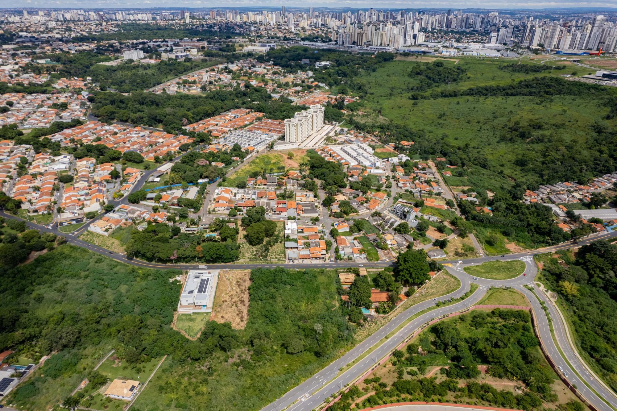 Loteamento e Condomínio, 2470 m² - Foto 12