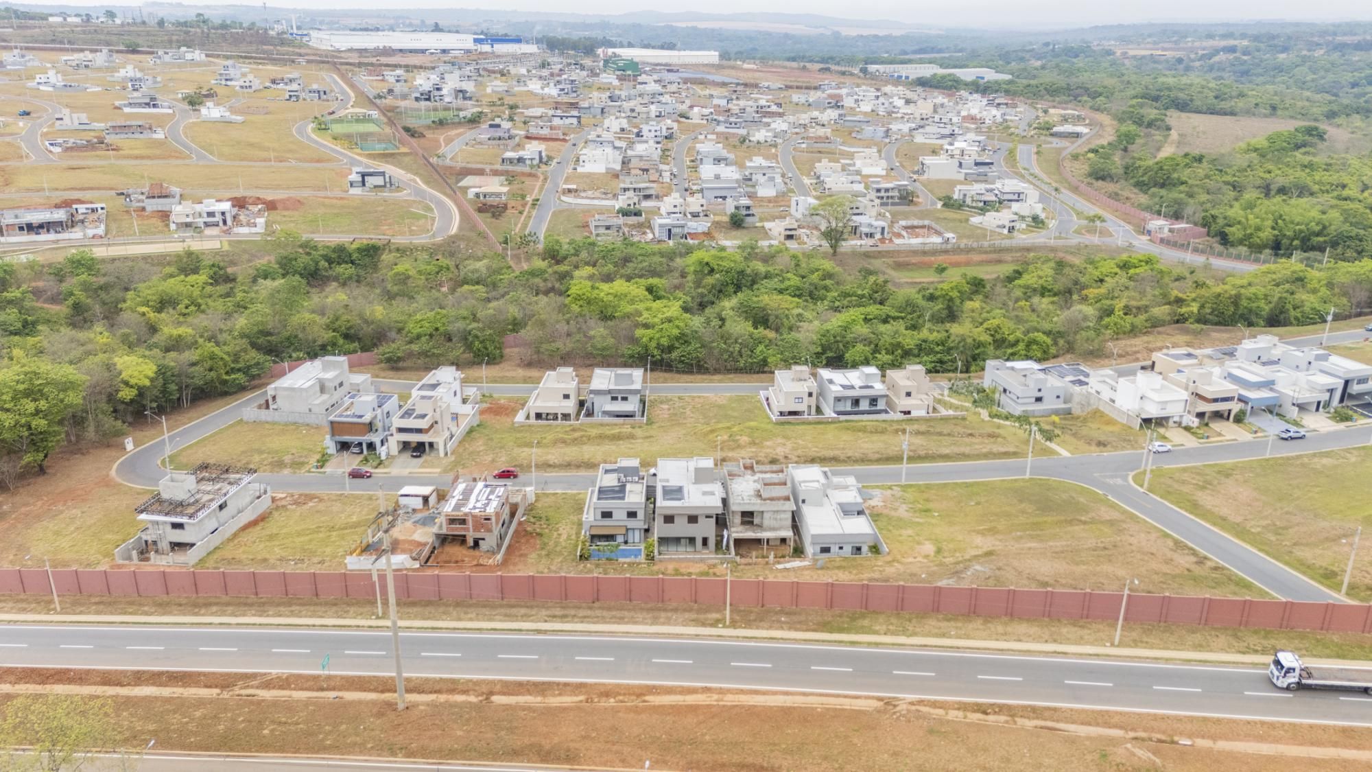 Lote à venda no Jardins Capri com 348 m² em Senador Canedo