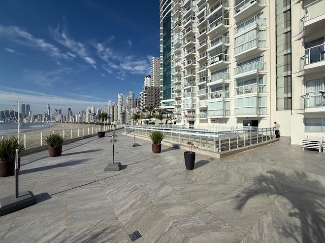 Apartamento frente mar no Ed. Imperatriz