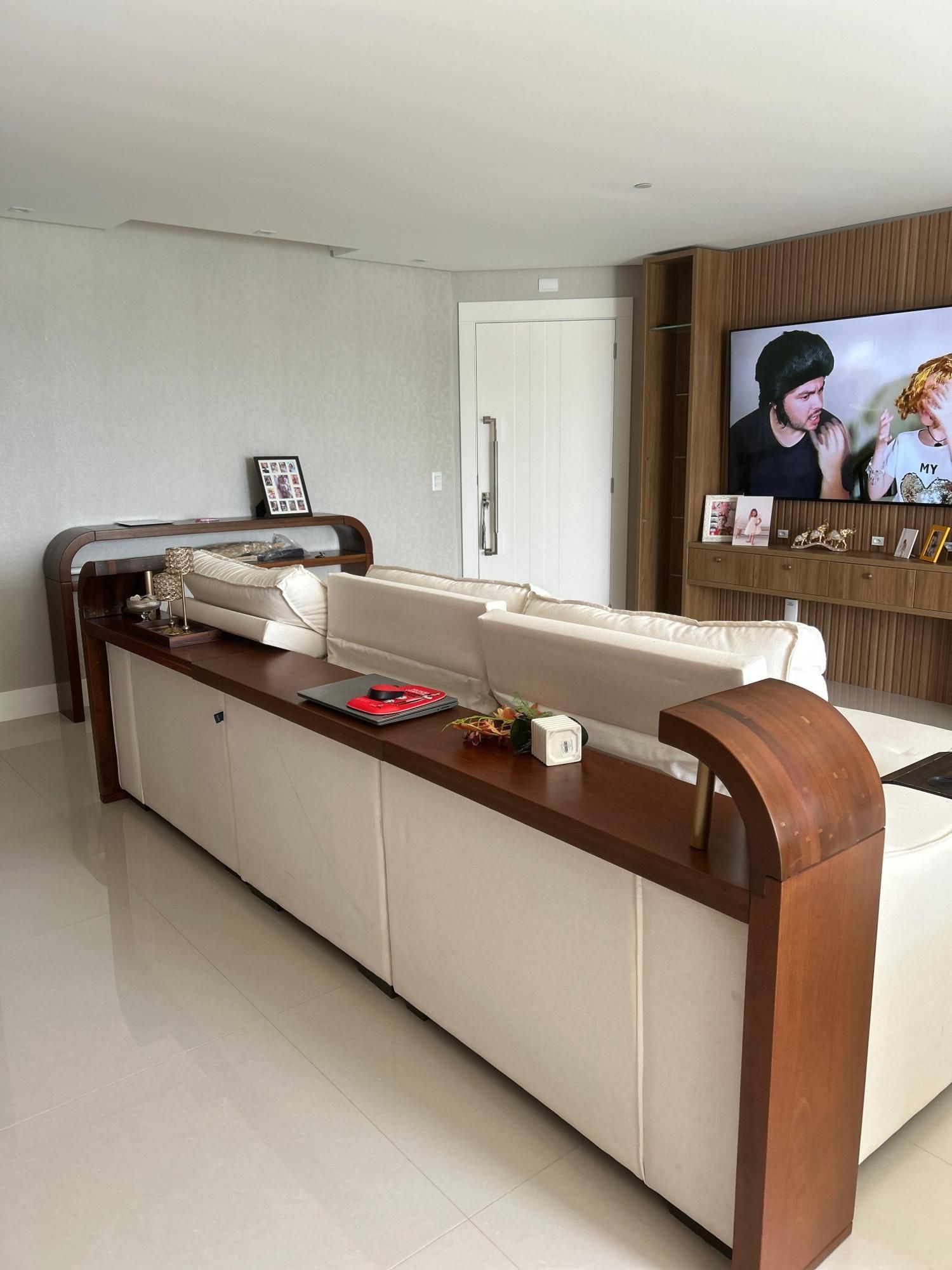 Apartamento no Ed. Infinity Coast