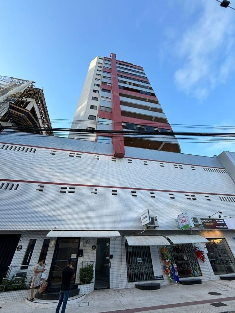 Belíssimo apartamento no Centro a 350m do mar