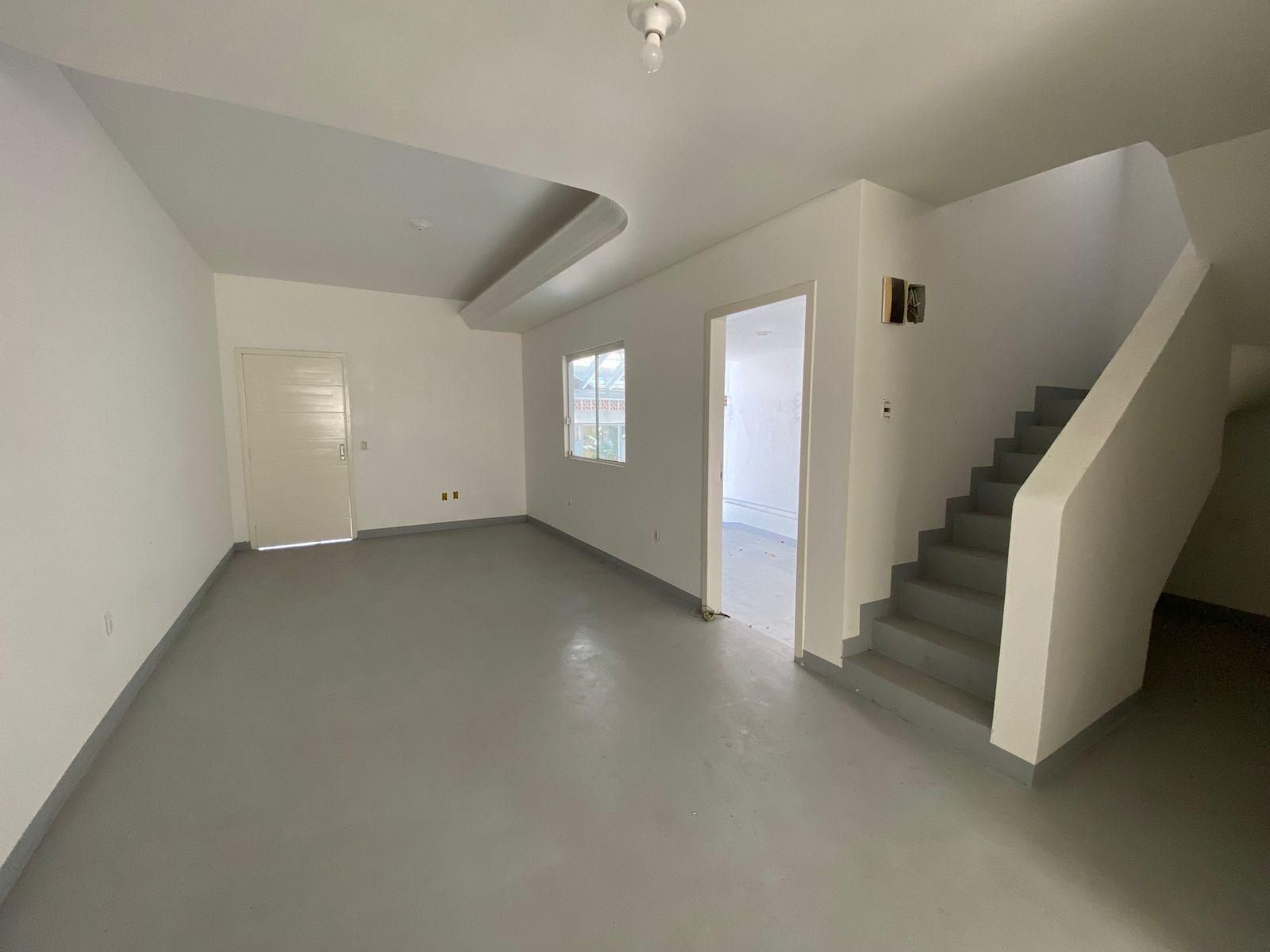 Sobrado 3 Quartos, 2 Suítes na Praia dos Amores.