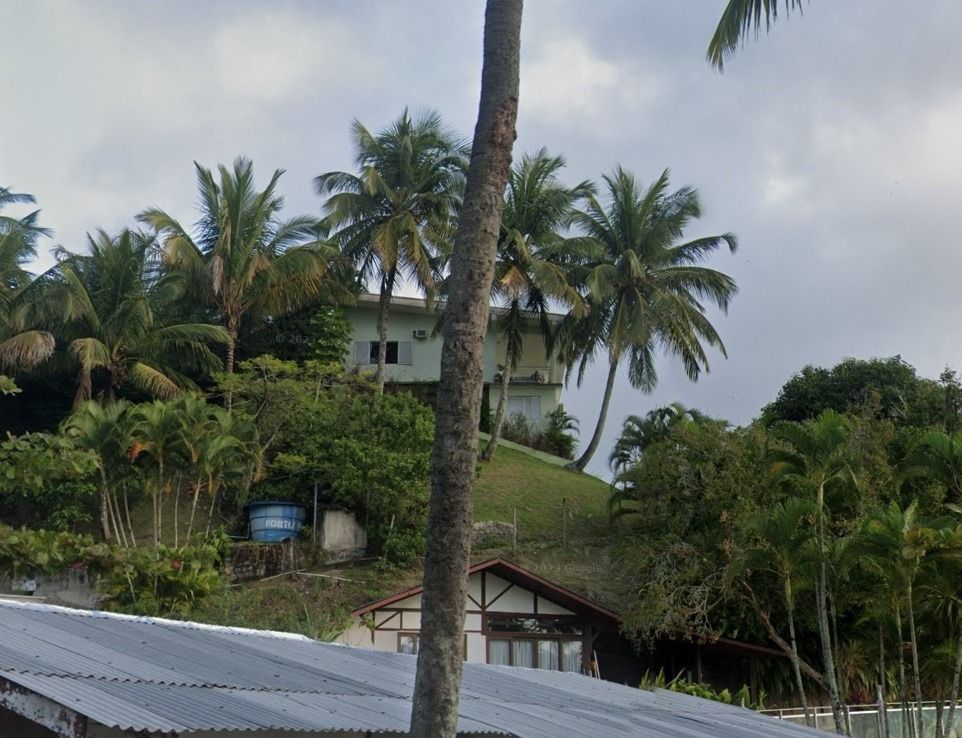 Casa com 6 Dormitórios à venda, 3 m² por R$ 945.000,00 Casa com 6 Dormitórios à venda, 3 m² por R$ 945.000,00