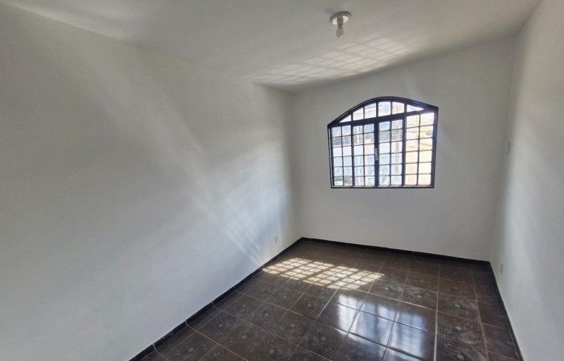 Casa com 3 Dormitórios à venda, 340 m² por R$ 400.000,00 Casa com 3 Dormitórios à venda, 340 m² por R$ 400.000,00