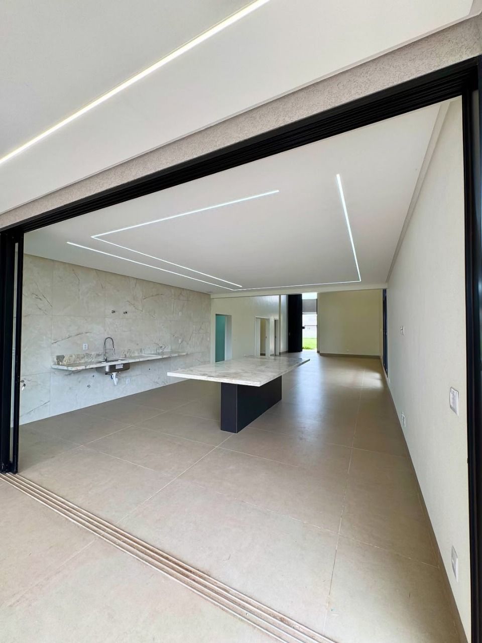 Casa de Condomínio à venda com 4 quartos, 325m² - Foto 8