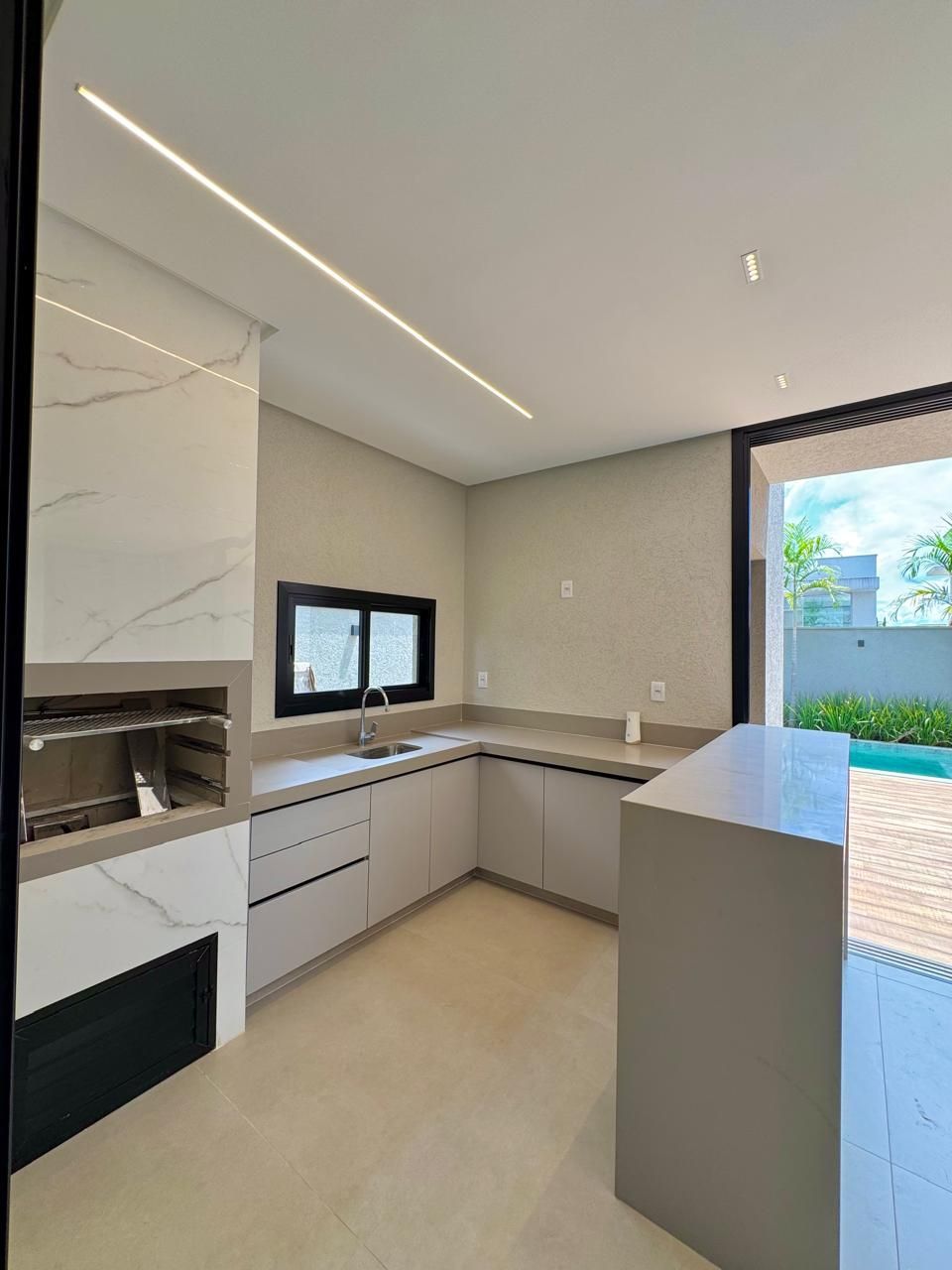 Casa de Condomínio à venda com 4 quartos, 253m² - Foto 11
