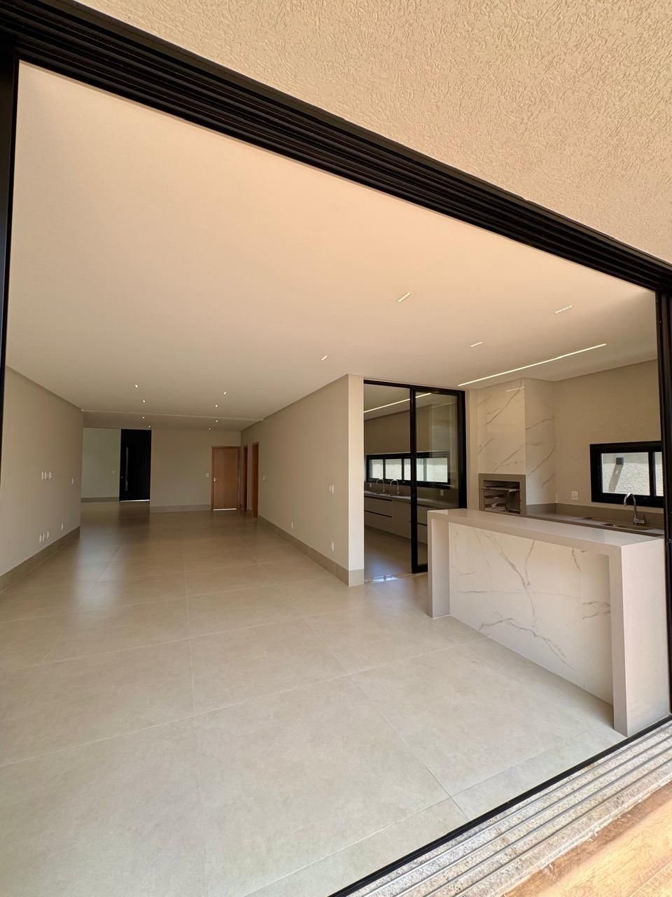 Casa de Condomínio à venda com 4 quartos, 253m² - Foto 12