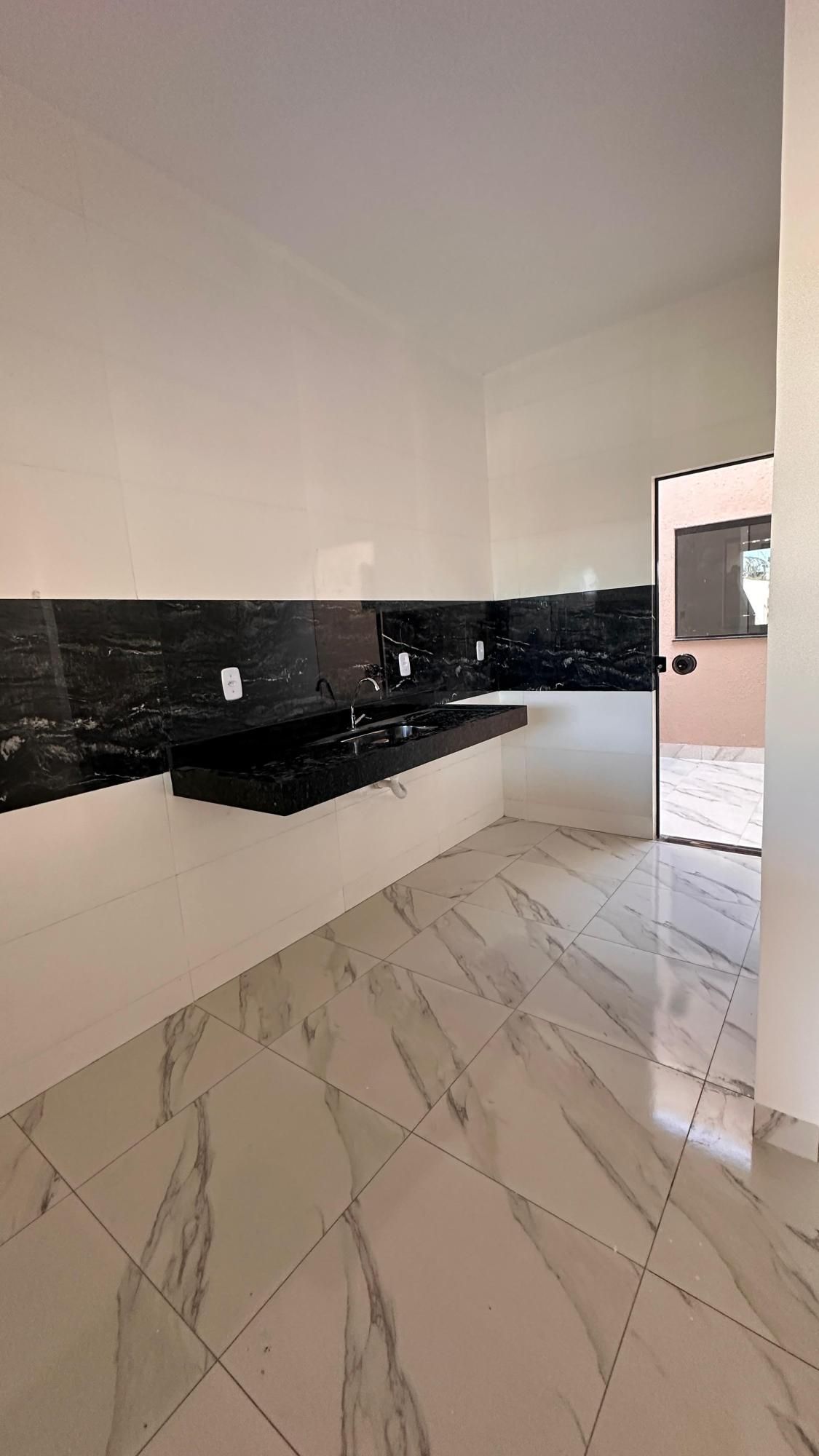 Casa à venda com 2 quartos, 100m² - Foto 7