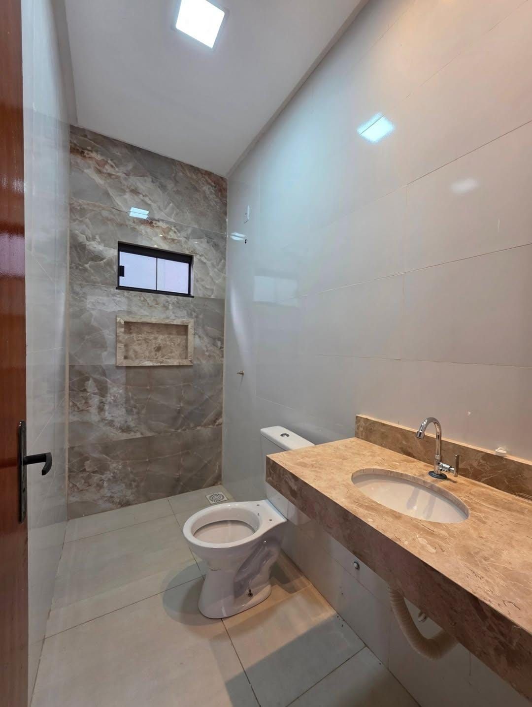Casa à venda com 2 quartos, 70m² - Foto 9