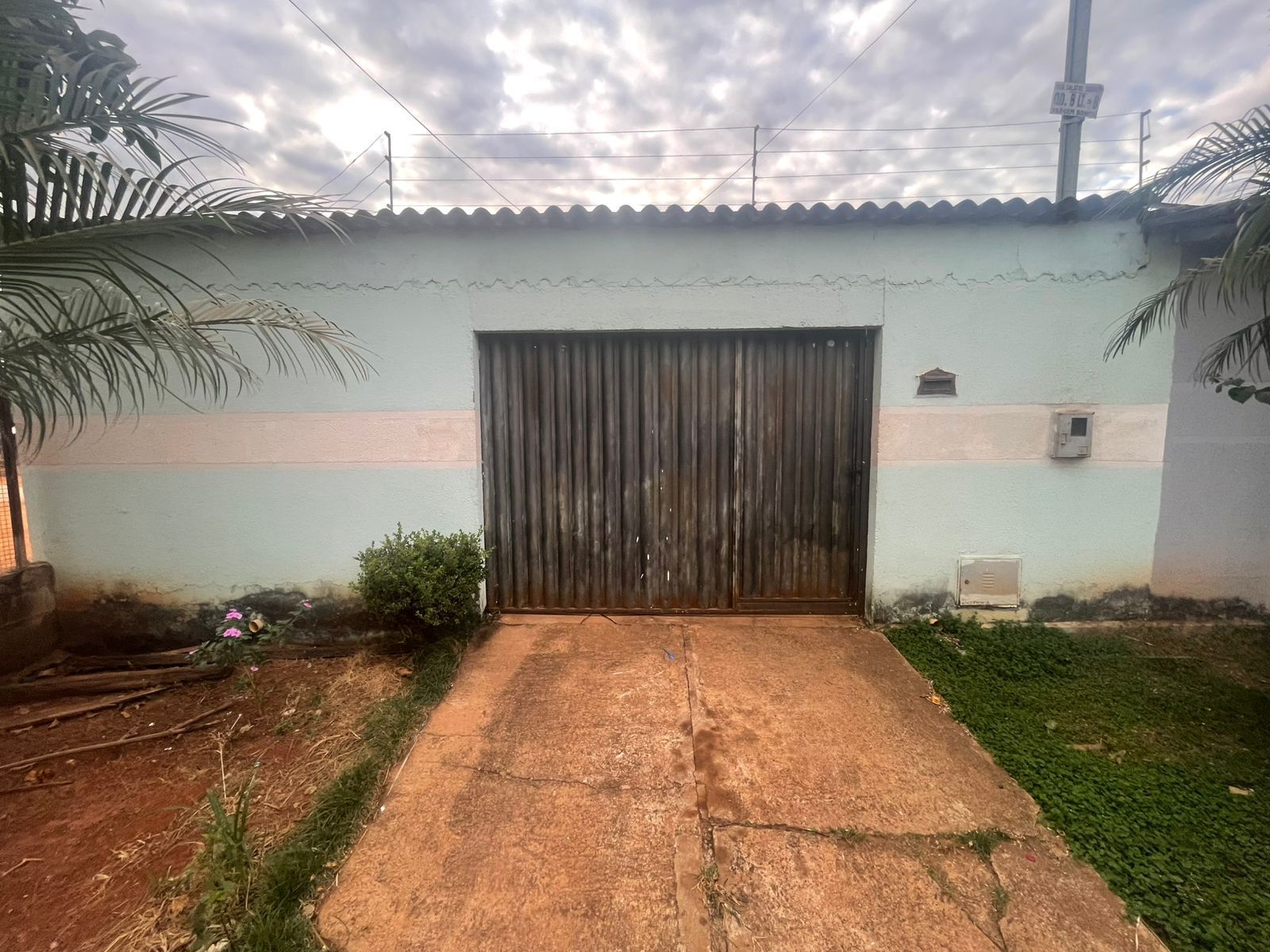 Casa à venda com 4 quartos, 130m² - Foto 1