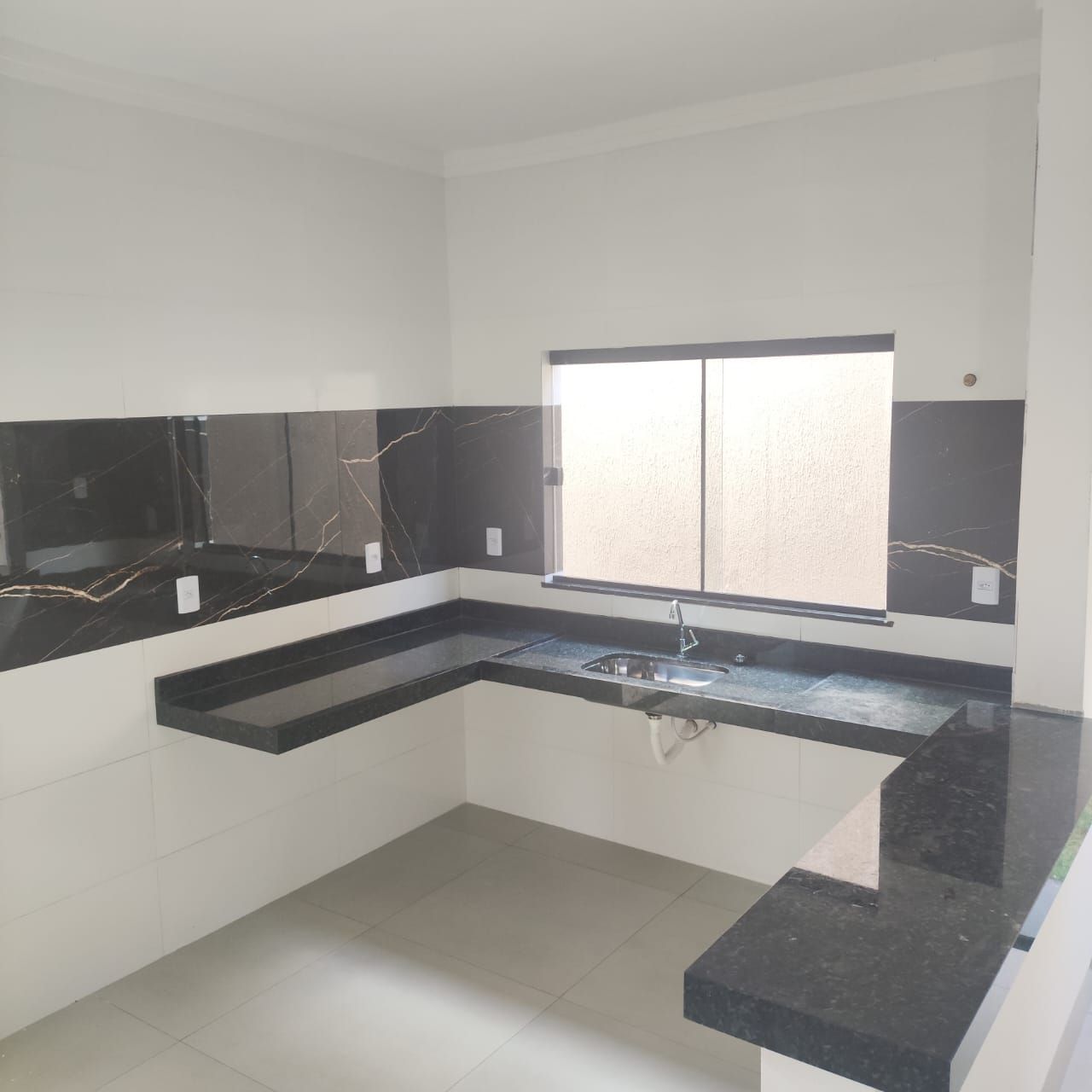 Casa à venda com 3 quartos, 110m² - Foto 14