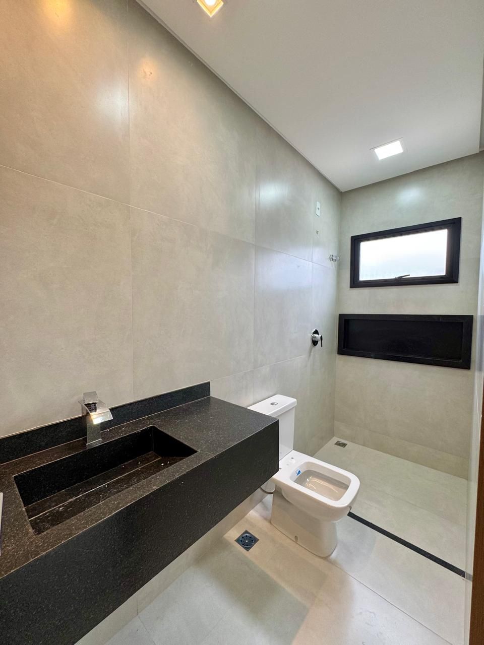 Casa de Condomínio à venda com 3 quartos, 240m² - Foto 9