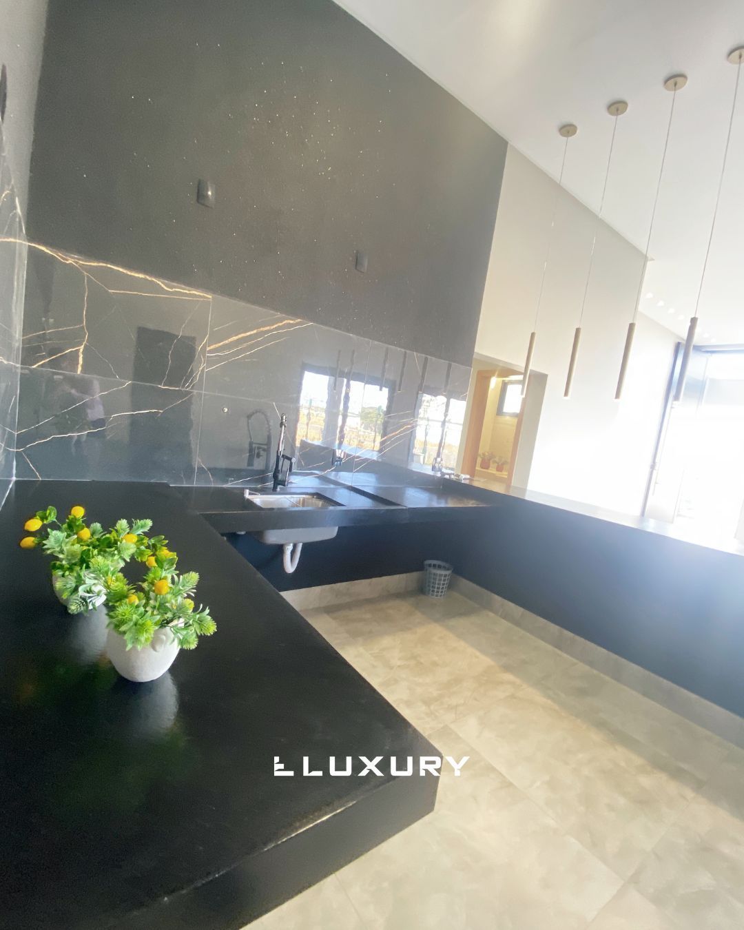 Casa de Condomínio para alugar com 4 quartos, 388m² - Foto 23
