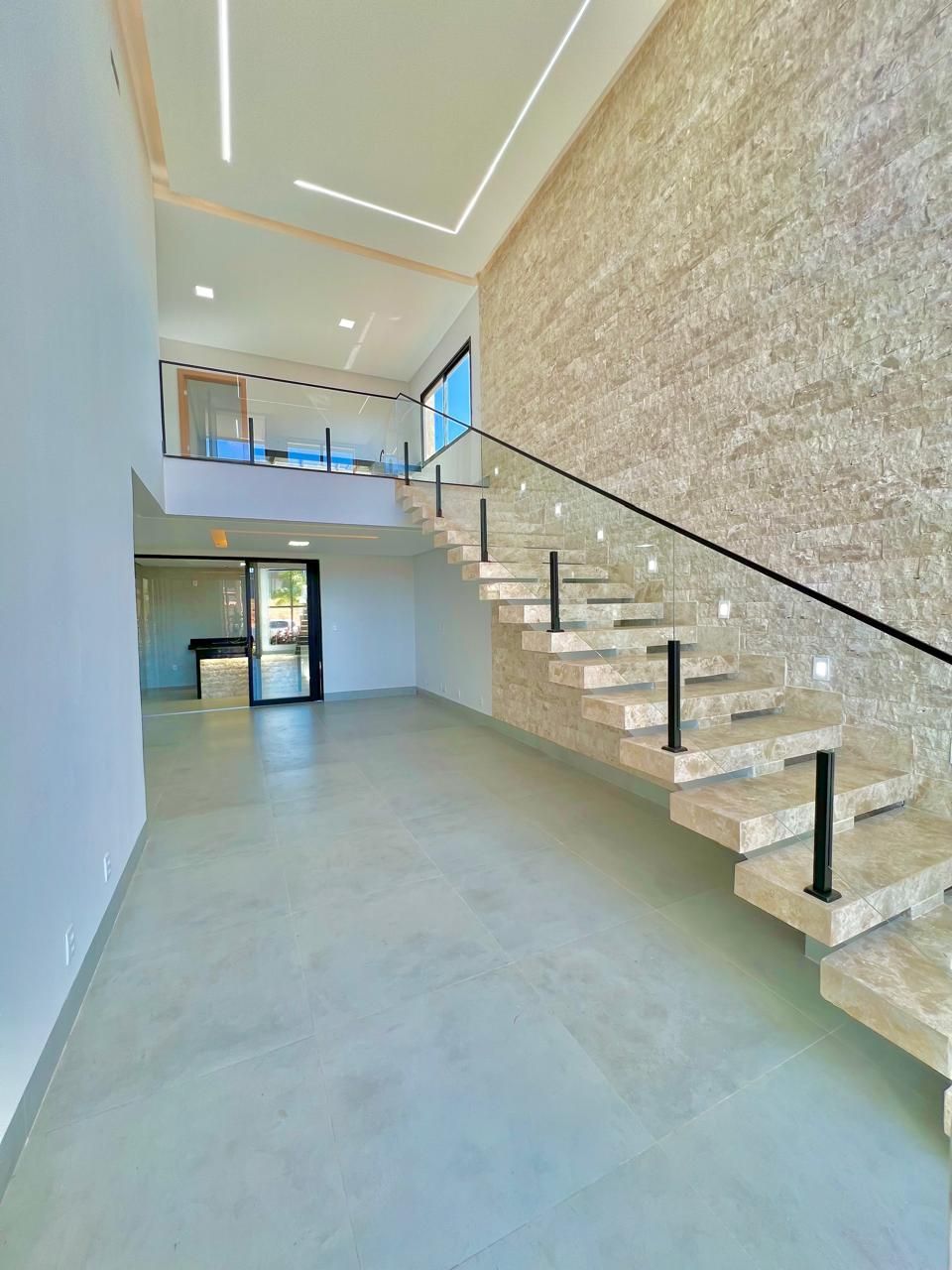 Casa de Condomínio à venda com 3 quartos, 243m² - Foto 3