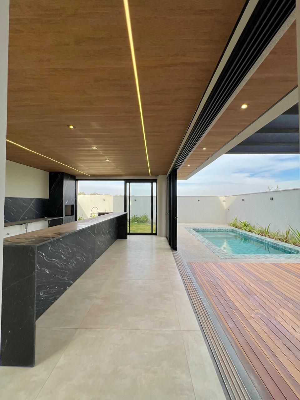 Casa de Condomínio à venda com 4 quartos, 361m² - Foto 23