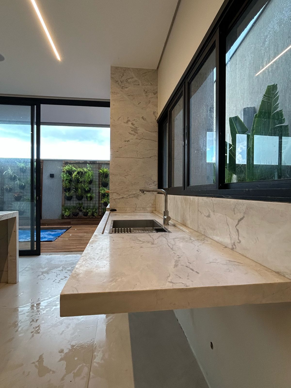 Casa de Condomínio à venda com 4 quartos, 296m² - Foto 9
