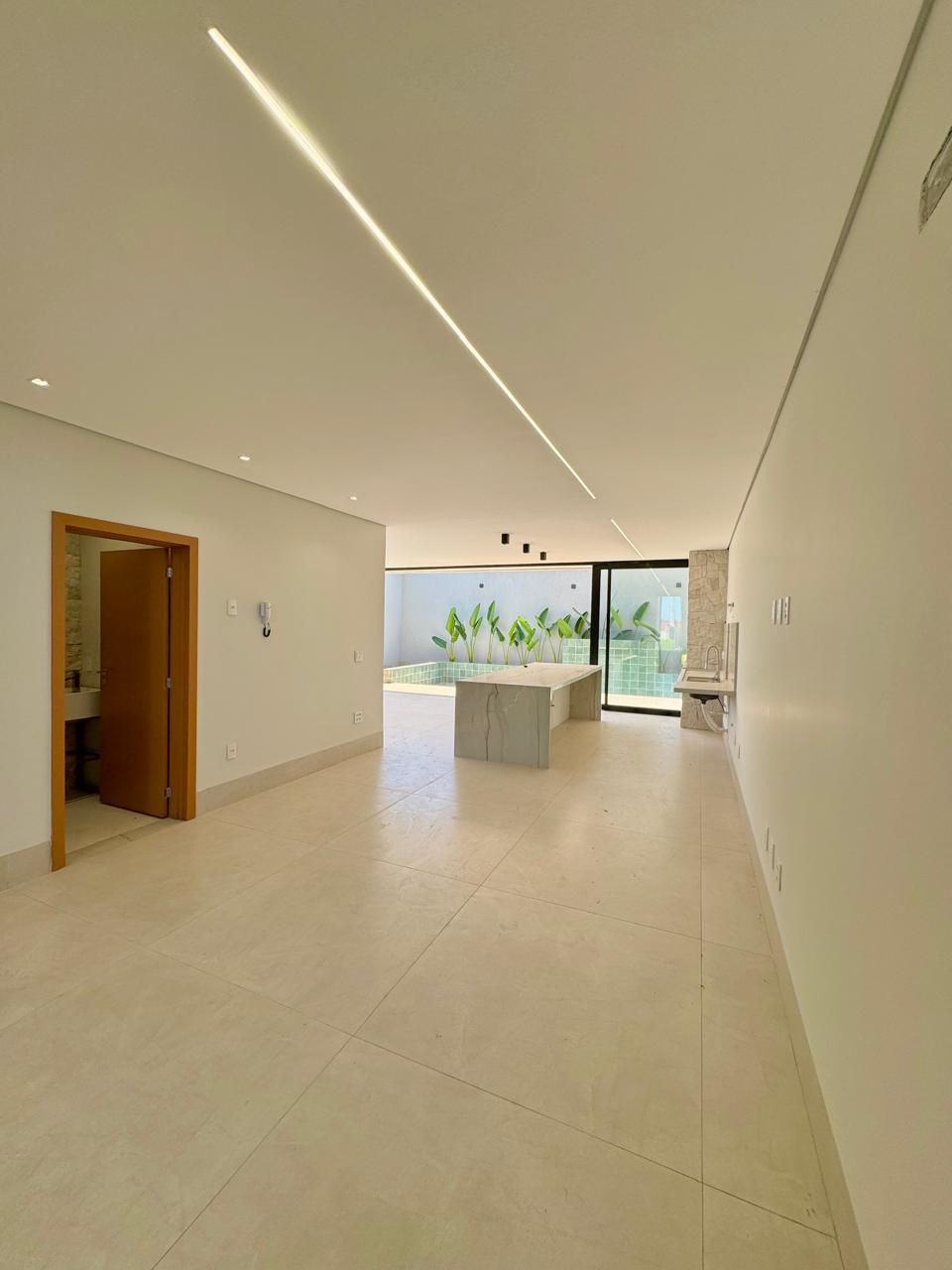 Casa de Condomínio à venda com 4 quartos, 225m² - Foto 4