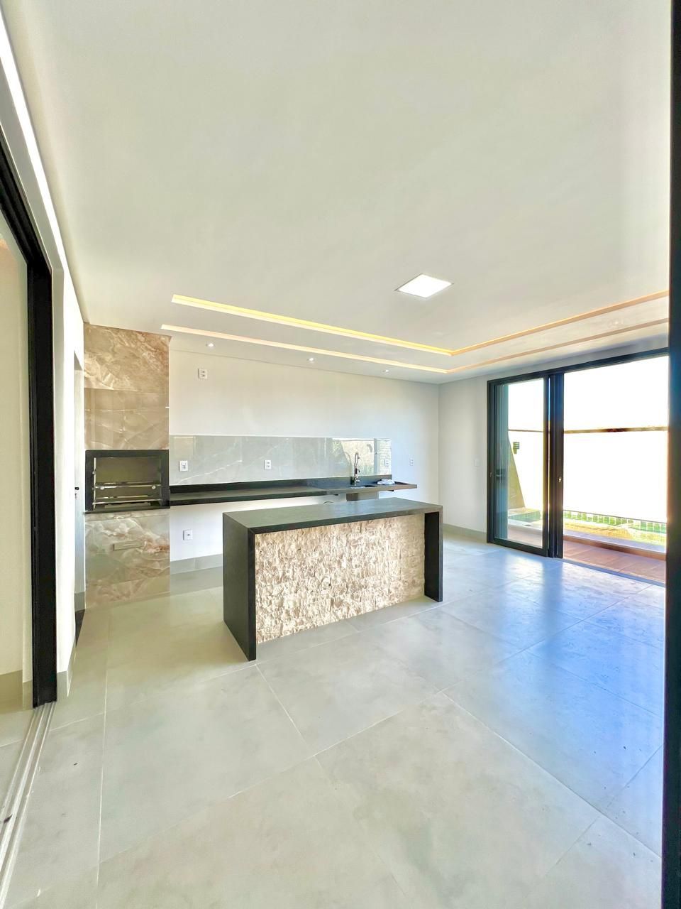 Casa de Condomínio à venda com 3 quartos, 243m² - Foto 9
