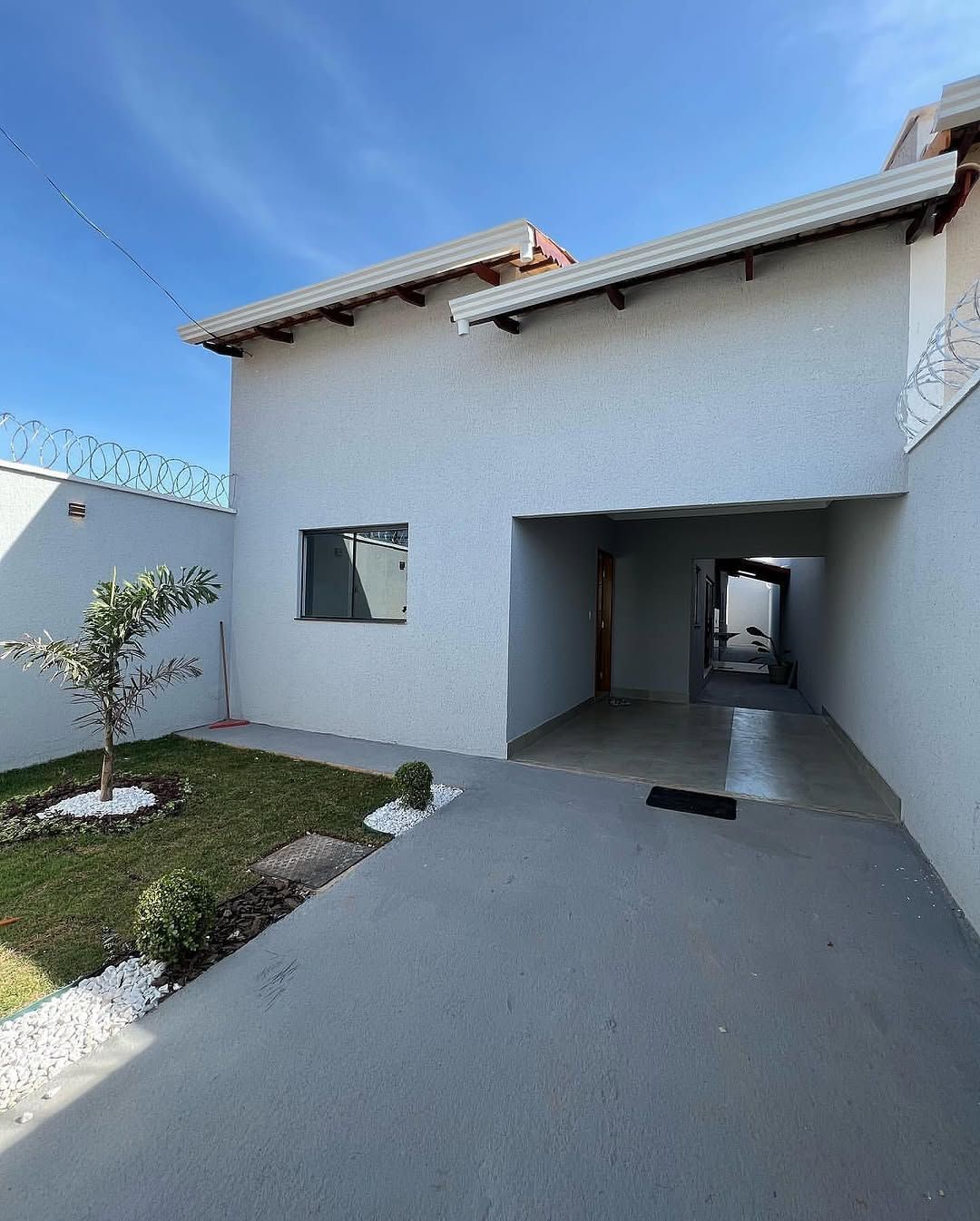 Casa à venda com 3 quartos, 120m² - Foto 1