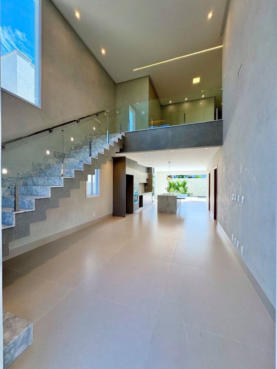 Casa de Condomínio à venda com 4 quartos, 270m² - Foto 3