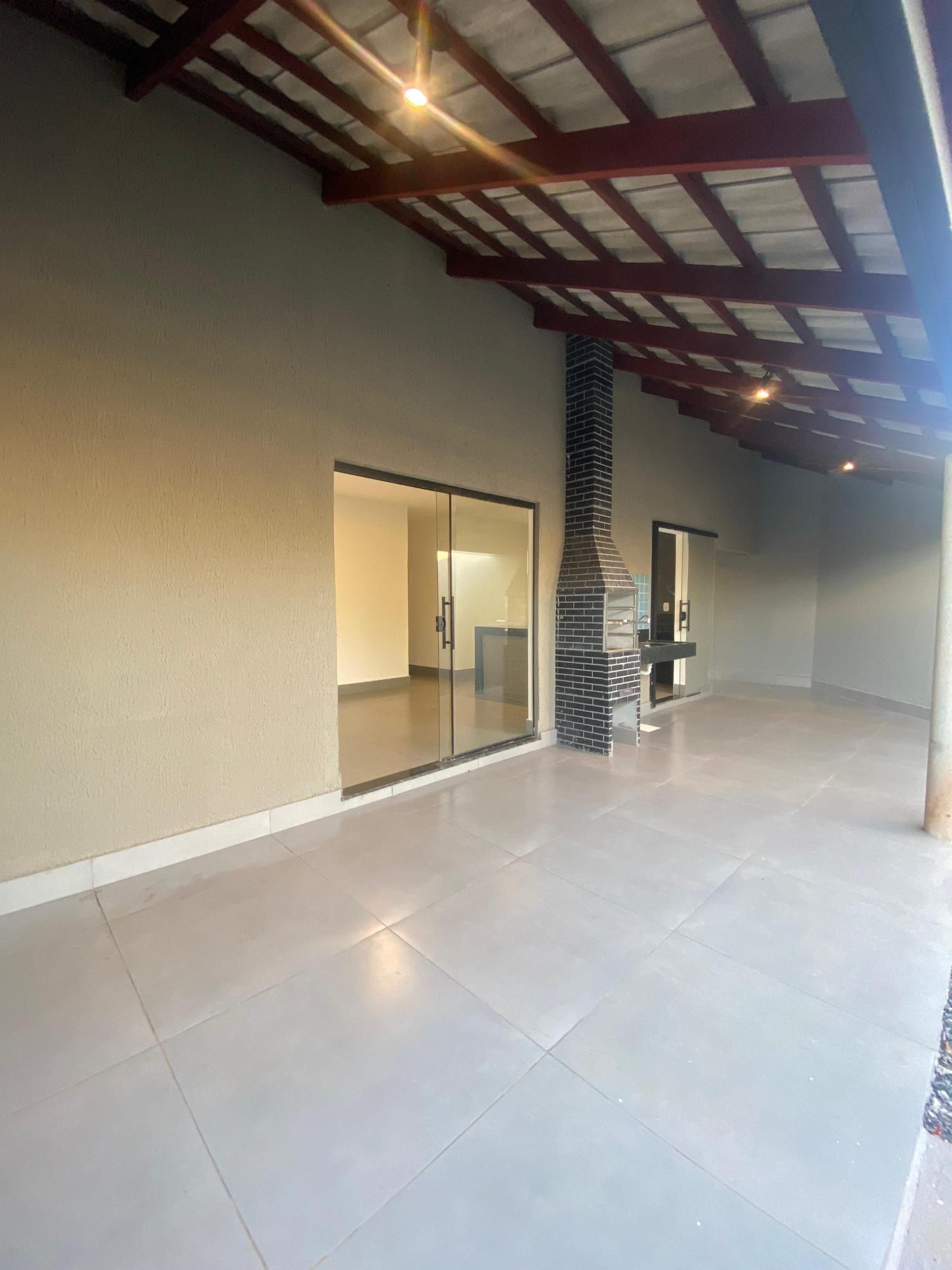 Casa à venda com 2 quartos, 89m² - Foto 1