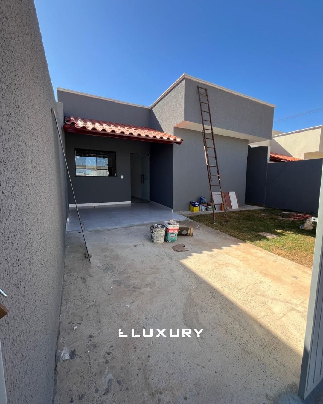 Casa à venda com 3 quartos, 80m² - Foto 1