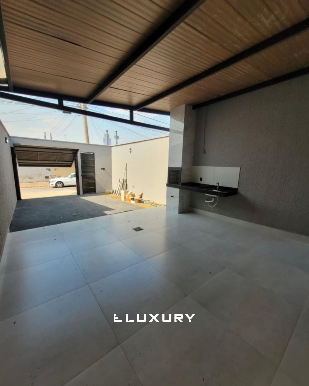 Casa à venda com 3 quartos, 110m² - Foto 1