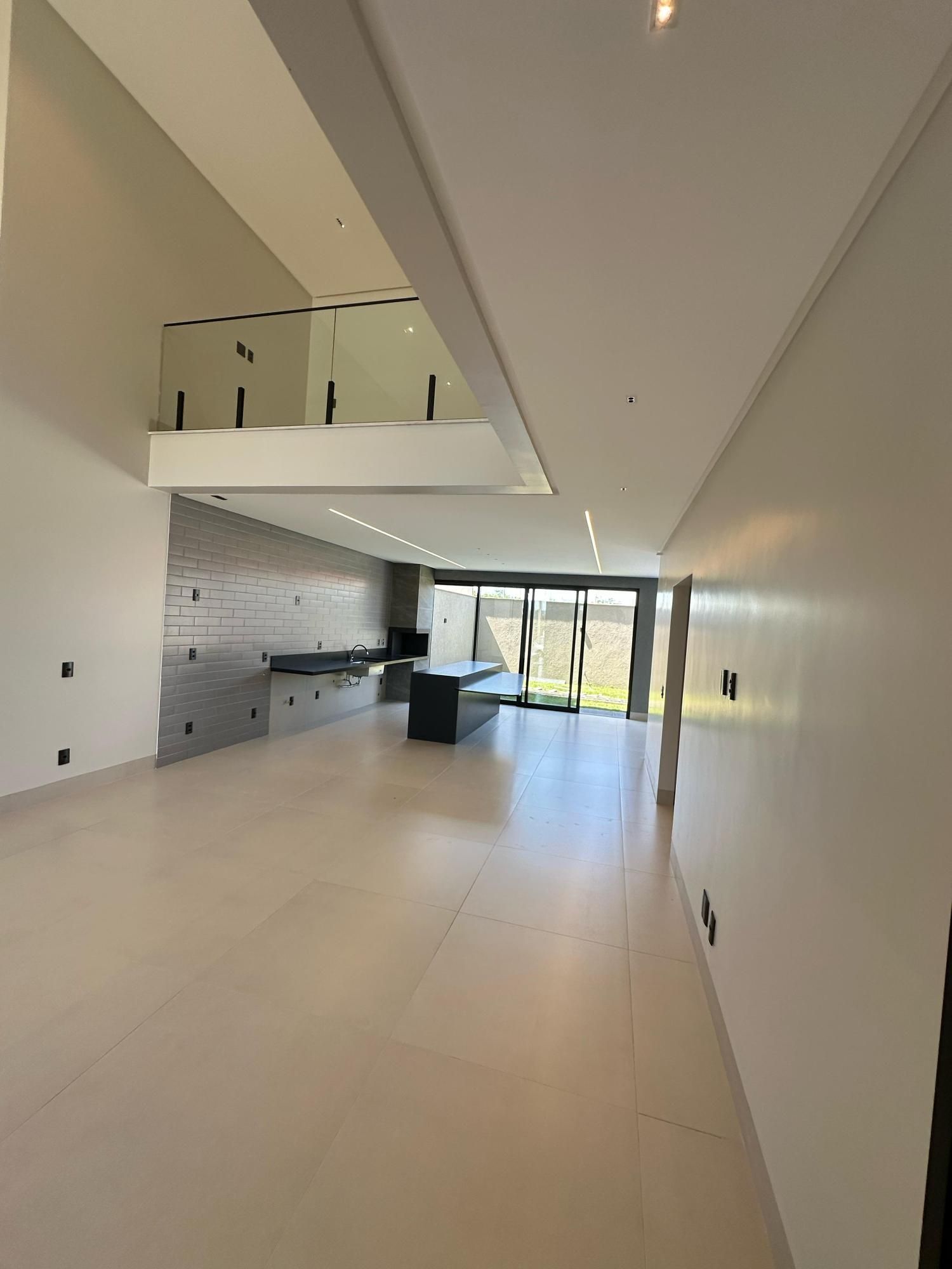 Casa de Condomínio à venda com 3 quartos, 230m² - Foto 4
