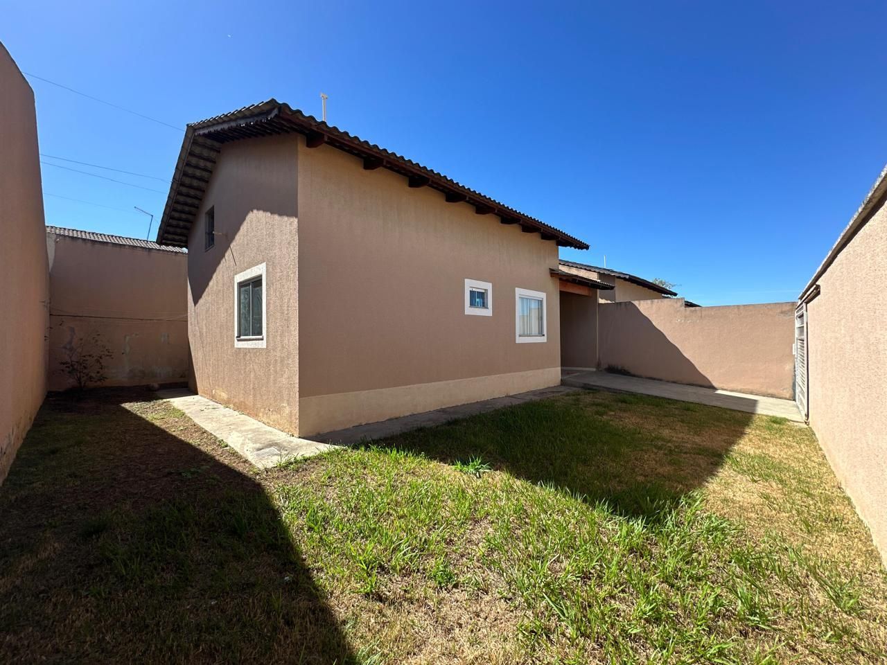 Casa de Condomínio à venda com 2 quartos, 180m² - Foto 2