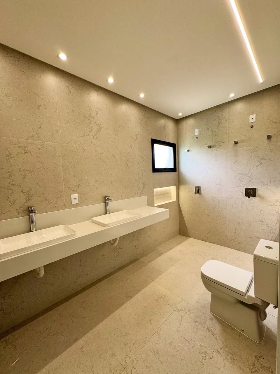 Casa de Condomínio à venda com 4 quartos, 325m² - Foto 13