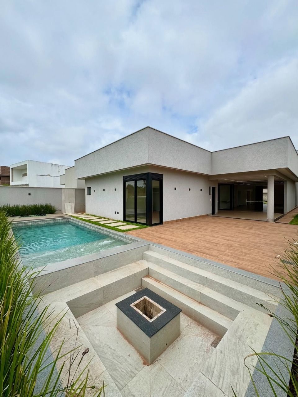 Casa de Condomínio à venda com 4 quartos, 325m² - Foto 17