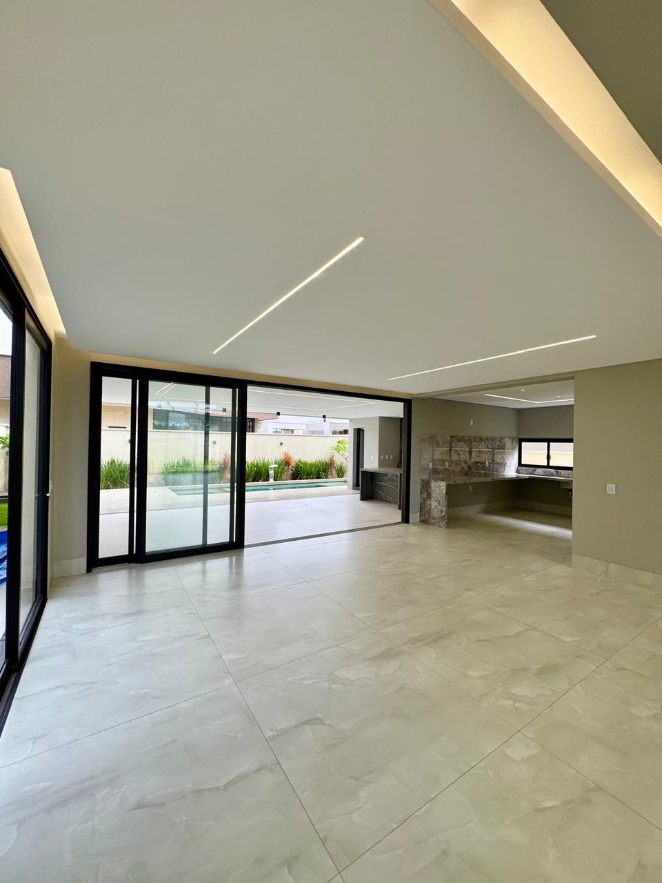 Casa de Condomínio à venda com 5 quartos, 300m² - Foto 8