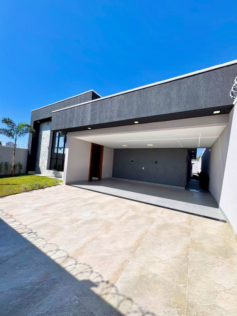 Casa à venda com 4 quartos, 224m² - Foto 2