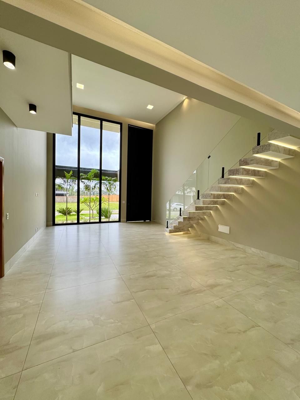 Casa de Condomínio à venda com 5 quartos, 300m² - Foto 3