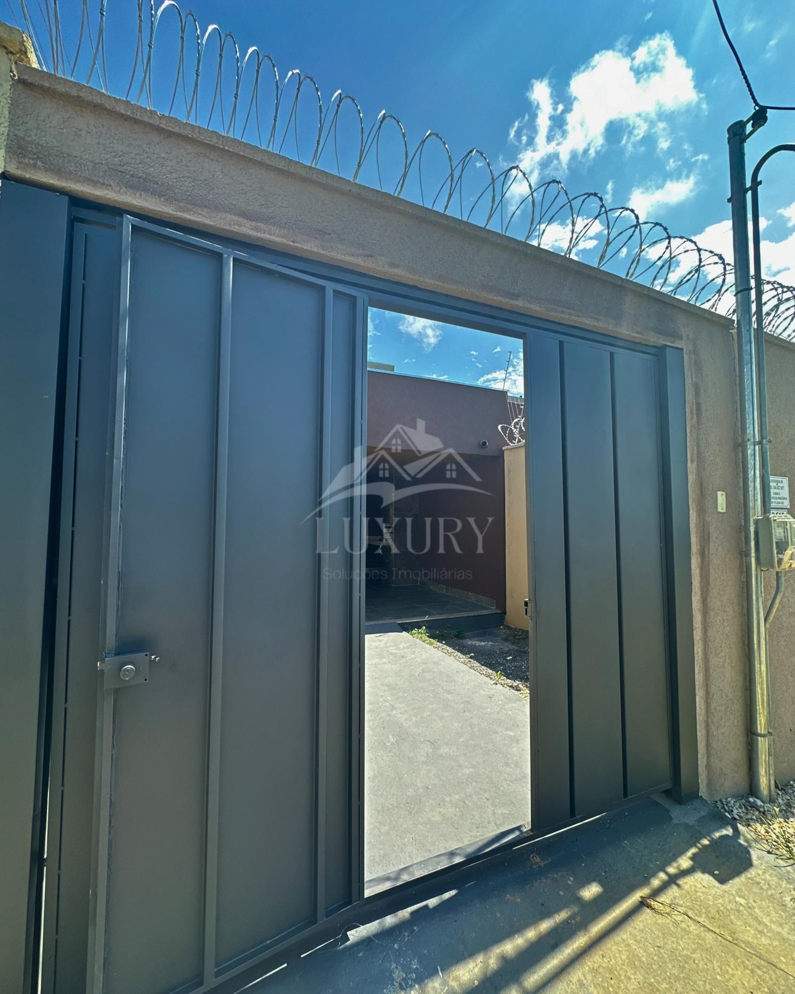 Casa à venda com 3 quartos, 117m² - Foto 2