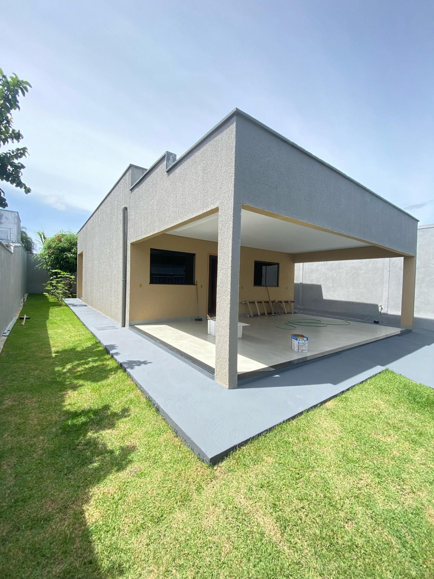 Casa à venda com 2 quartos, 115m² - Foto 1