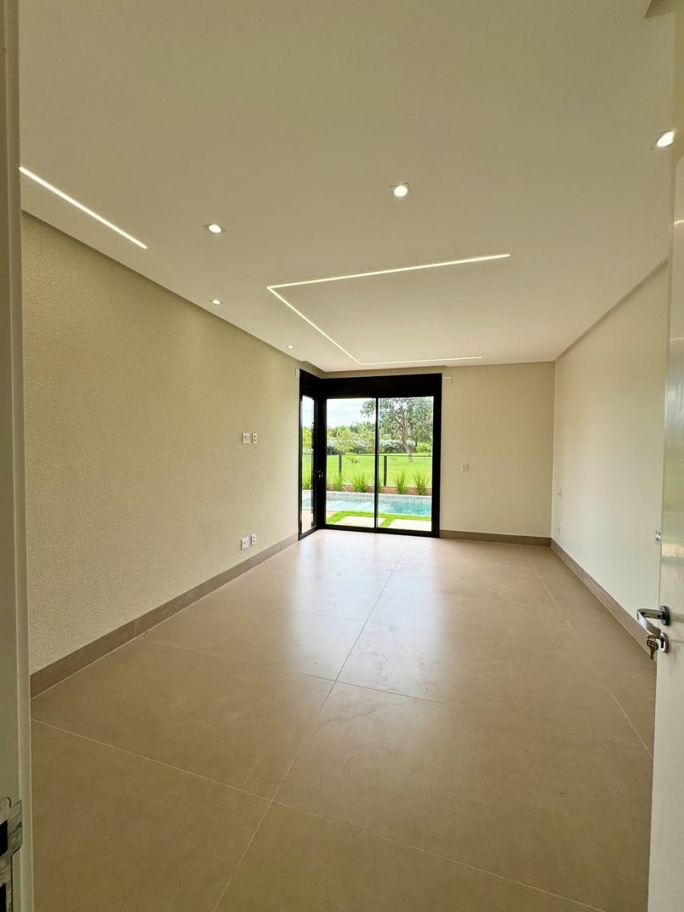 Casa de Condomínio à venda com 4 quartos, 325m² - Foto 11