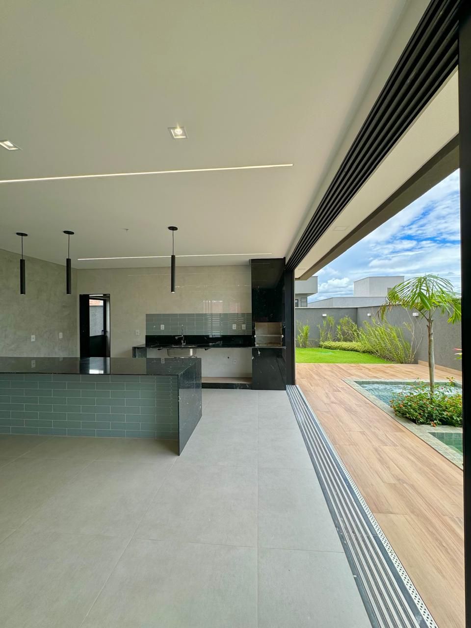 Casa de Condomínio à venda com 3 quartos, 225m² - Foto 7