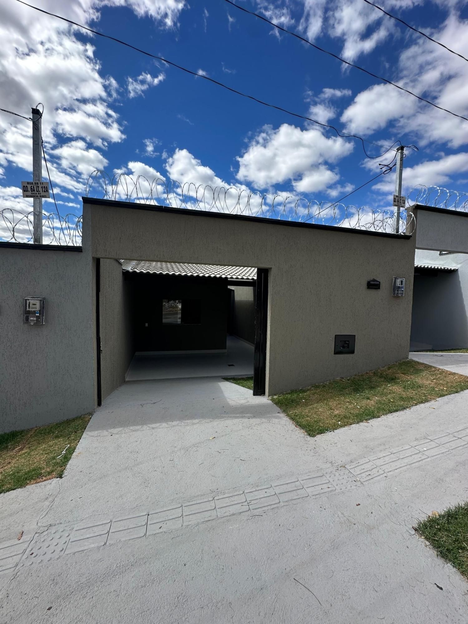 Casa à venda com 3 quartos, 110m² - Foto 2
