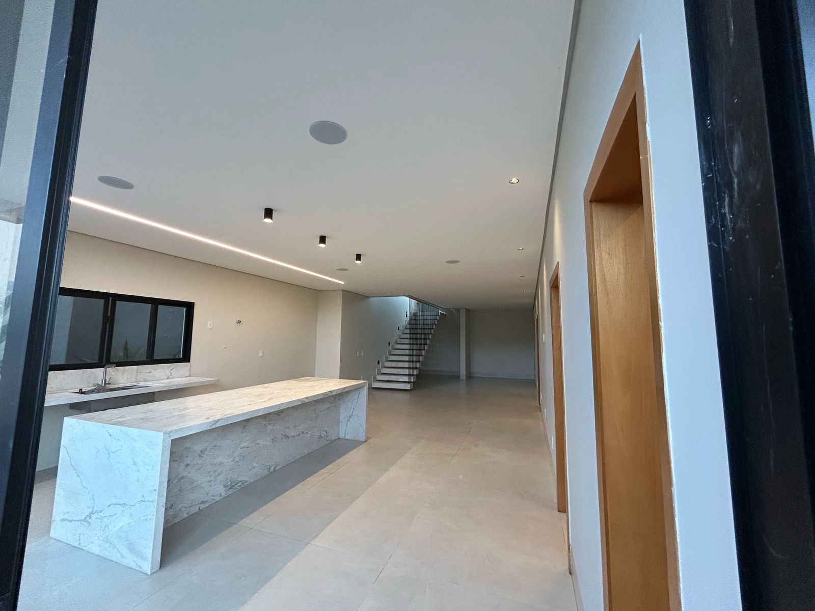 Casa de Condomínio à venda com 4 quartos, 296m² - Foto 6
