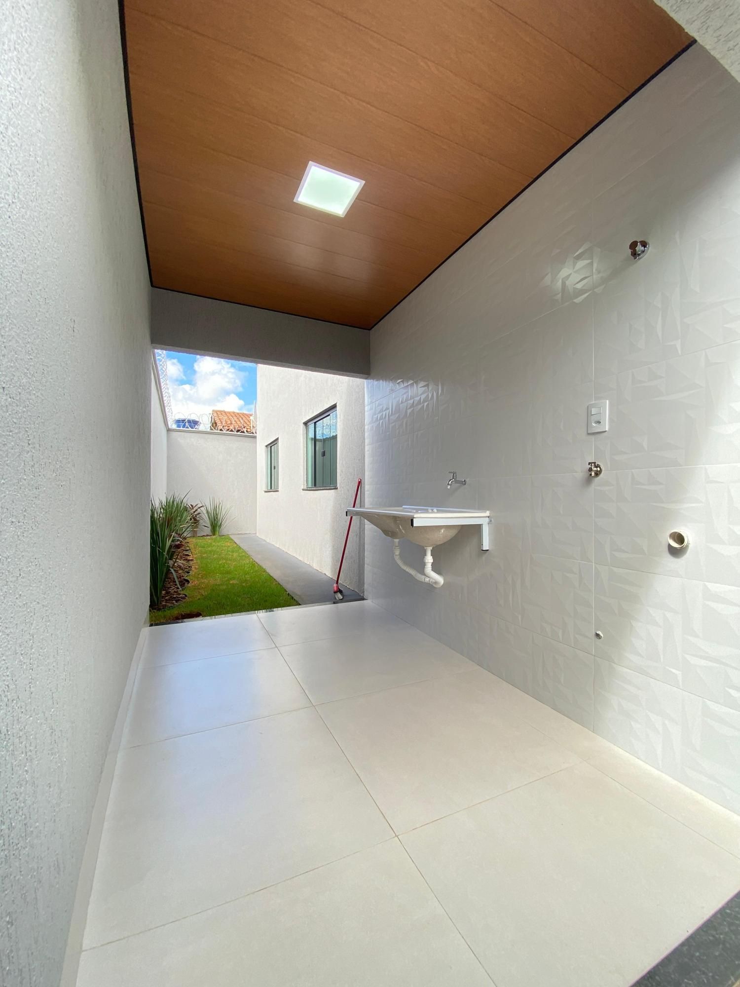 Casa à venda com 3 quartos, 150m² - Foto 2