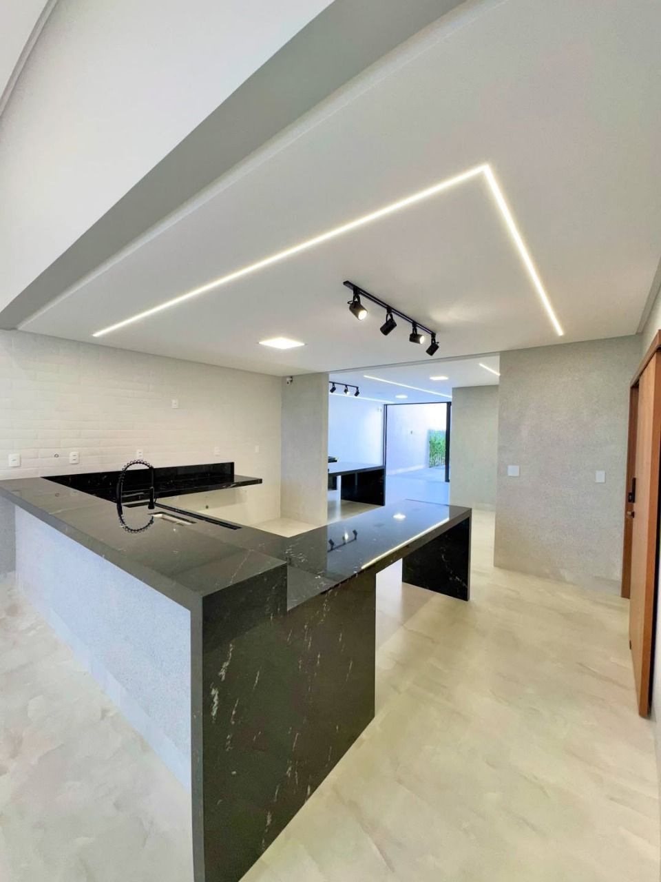 Casa à venda com 4 quartos, 224m² - Foto 6