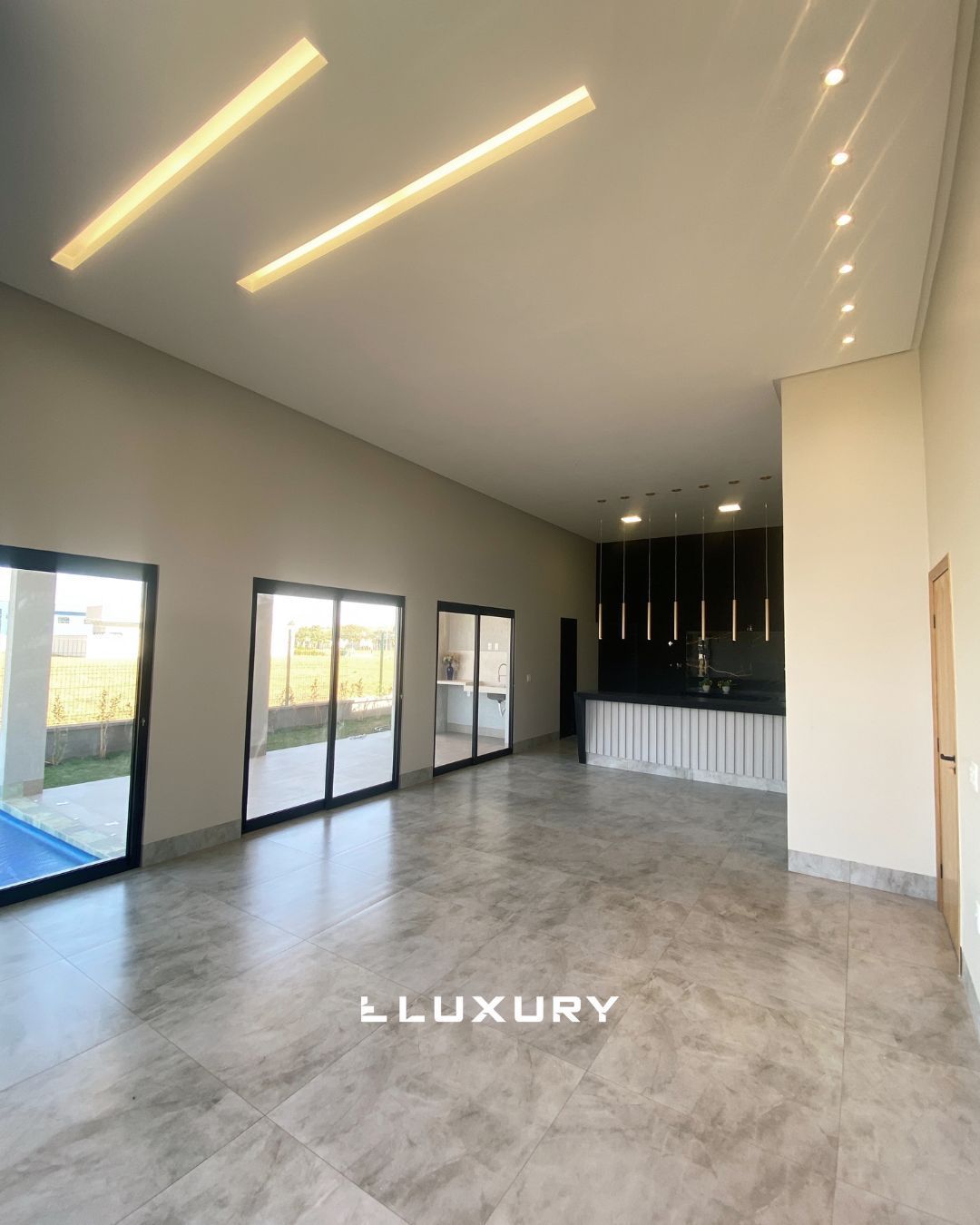 Casa de Condomínio para alugar com 4 quartos, 388m² - Foto 18