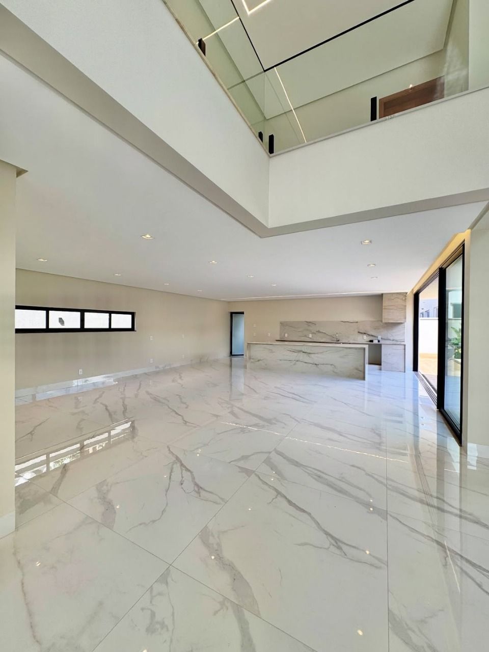 Casa de Condomínio à venda com 4 quartos, 360m² - Foto 6