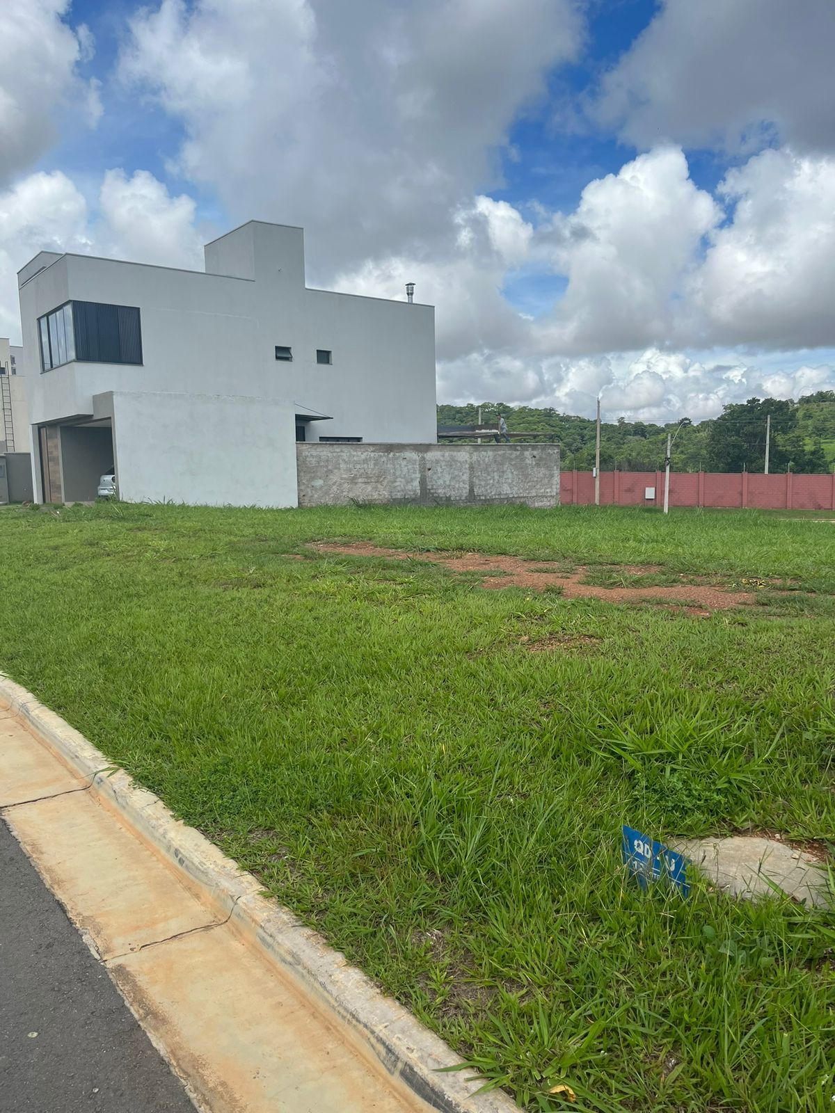 Terreno à venda, 305m² - Foto 1