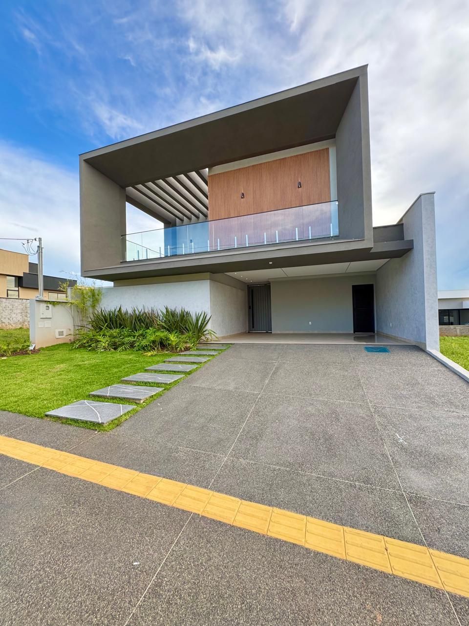 Casa de Condomínio à venda com 4 quartos, 251m² - Foto 2