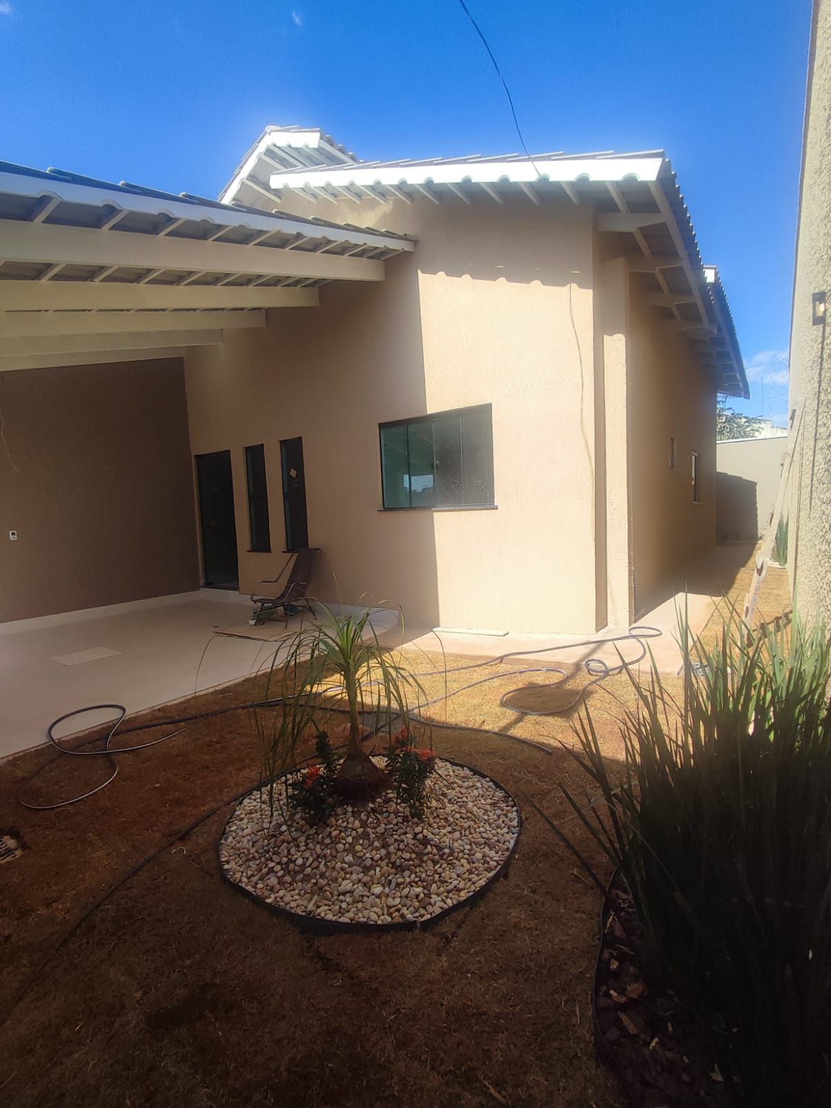 Casa à venda com 2 quartos, 95m² - Foto 1