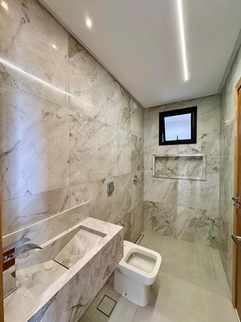 Casa de Condomínio à venda com 5 quartos, 300m² - Foto 17
