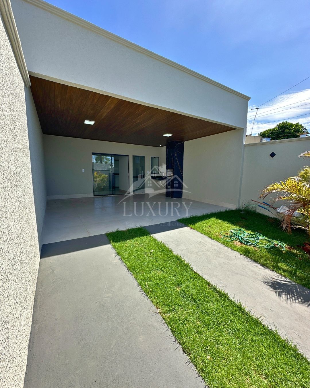 Casa à venda com 3 quartos, 110m² - Foto 2