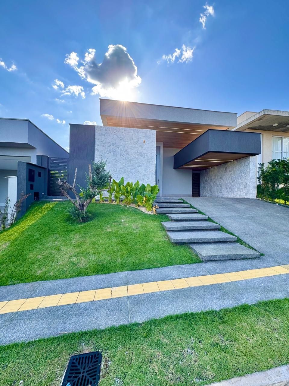 Casa de Condomínio à venda com 3 quartos, 198m² - Foto 2